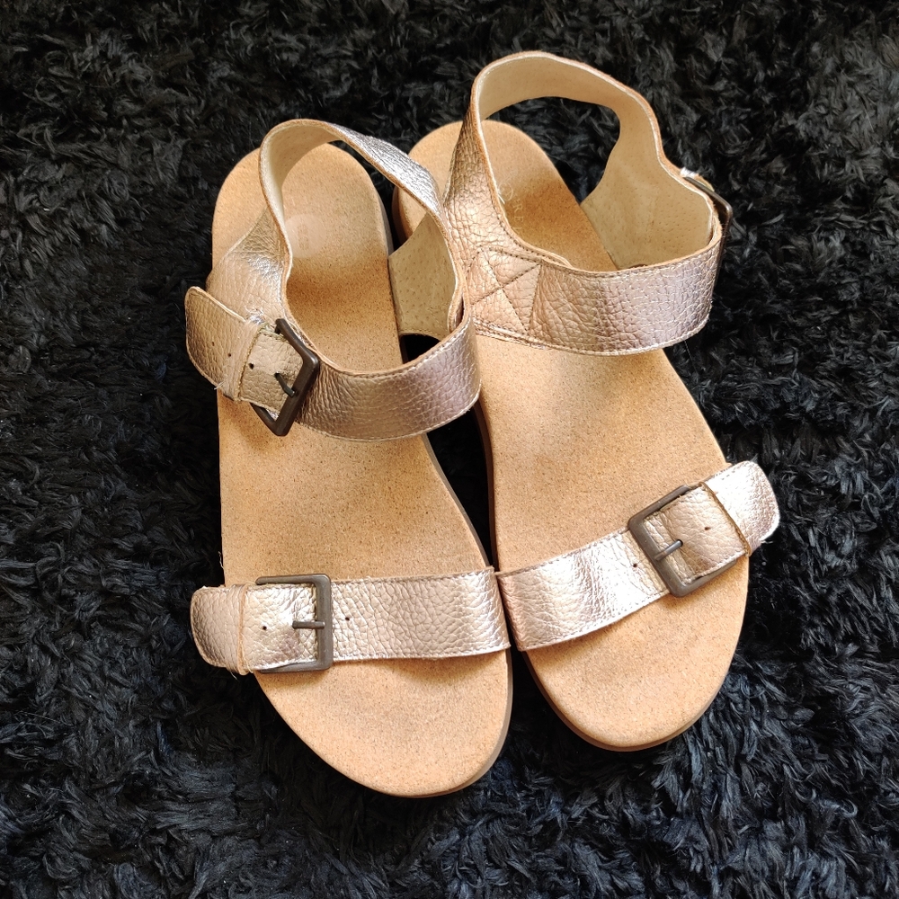 REVITALIGN Arch Support Women's Excursion Sandal Size 9 Rose Gold